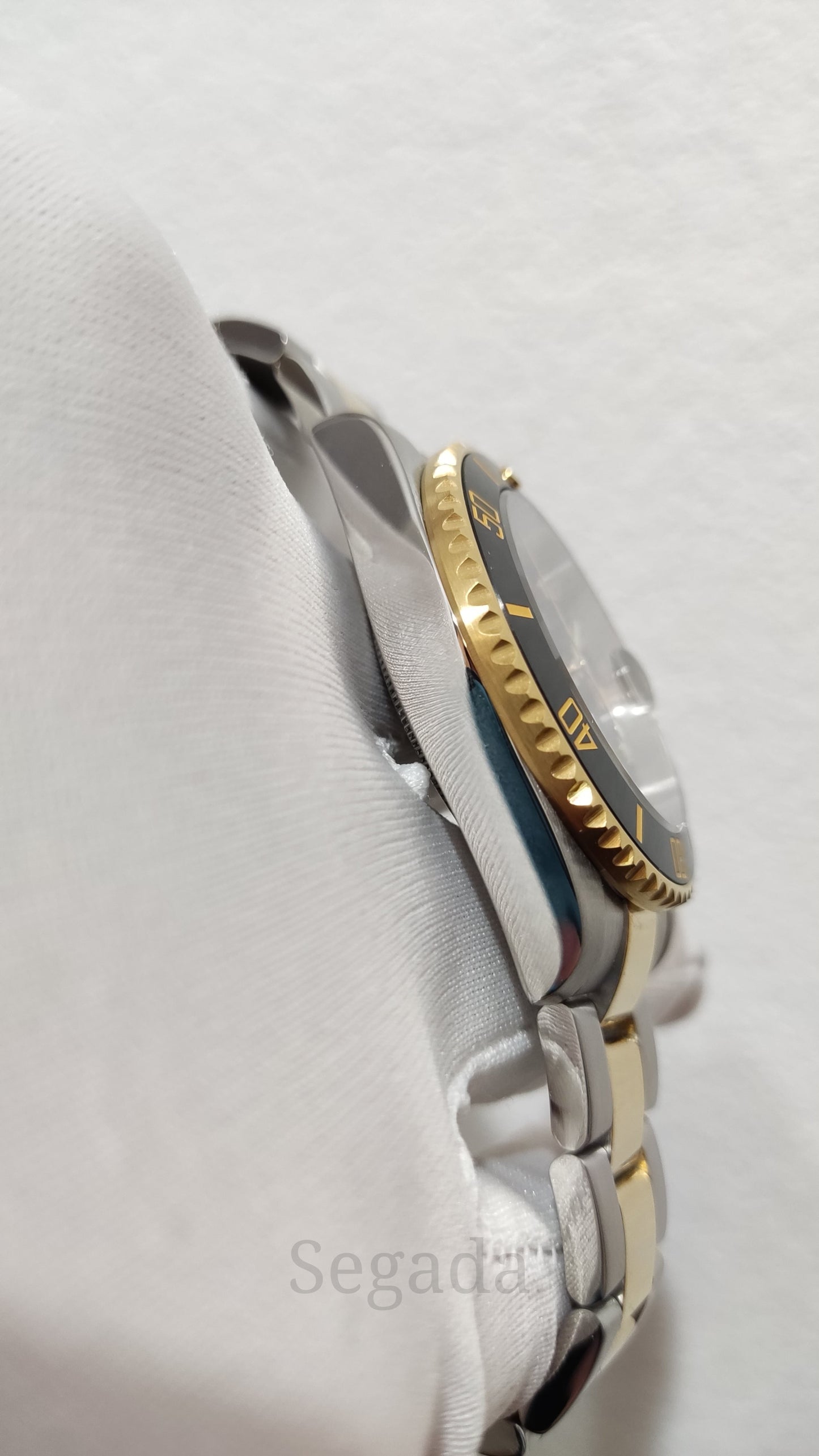 Ceas DSW135 "Two-tone Sub"