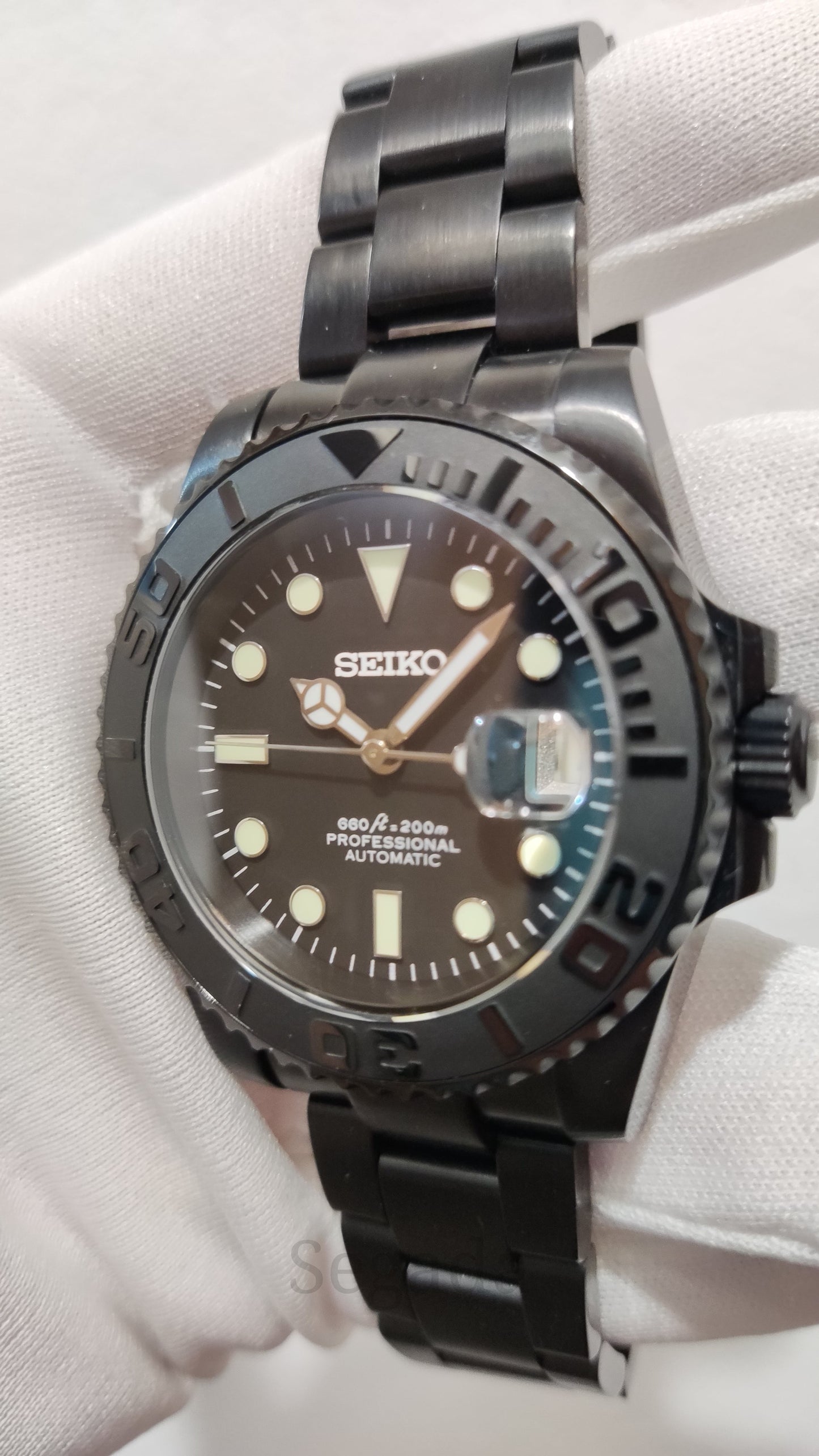 Ceas DSW136 "Stealth Sub"